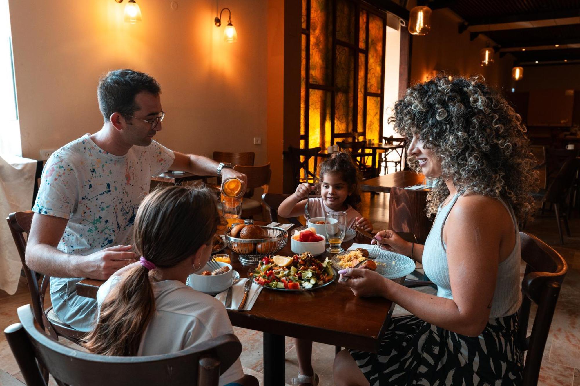 Eden Inn Zikhron Ya'akov Dış mekan fotoğraf